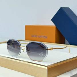 Picture of Louis Vuitton Sunglasses _SKUfw77095934fw